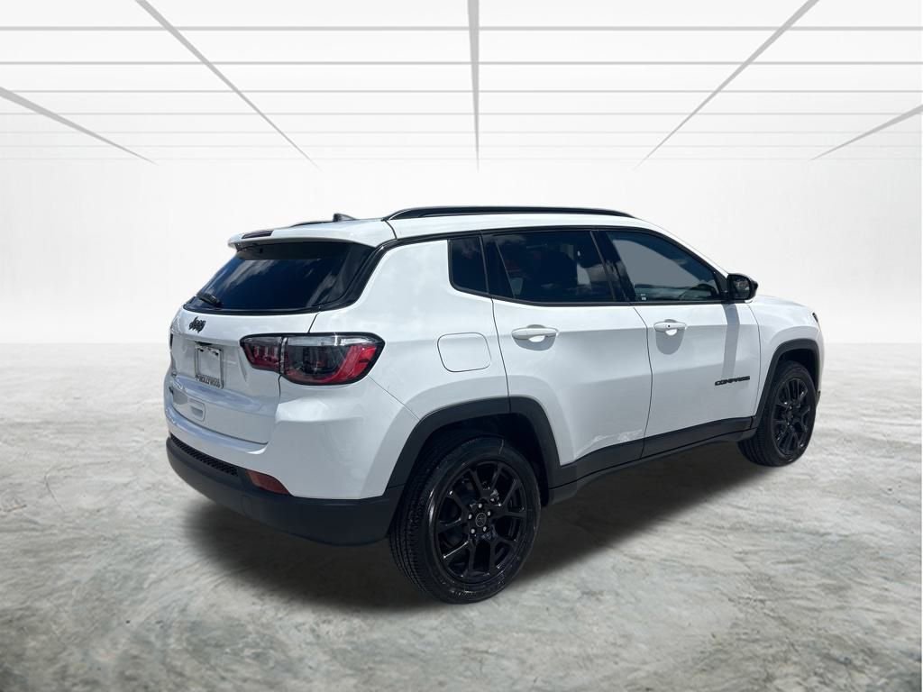 New 2025 Jeep Compass Latitude image 4