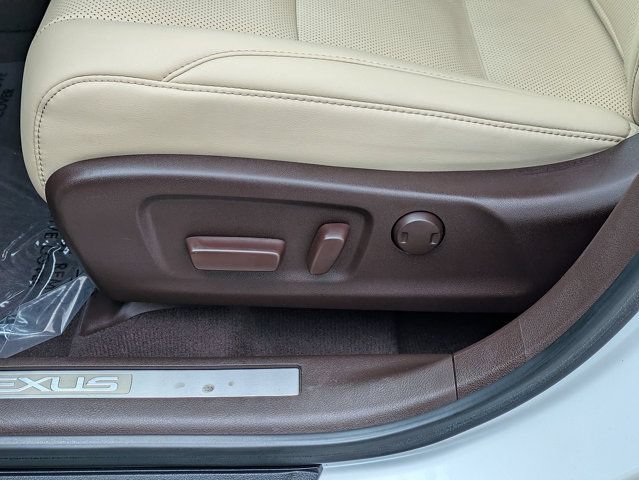 Used 2020 Lexus RX 450h AWD w/ Premium Package image 17