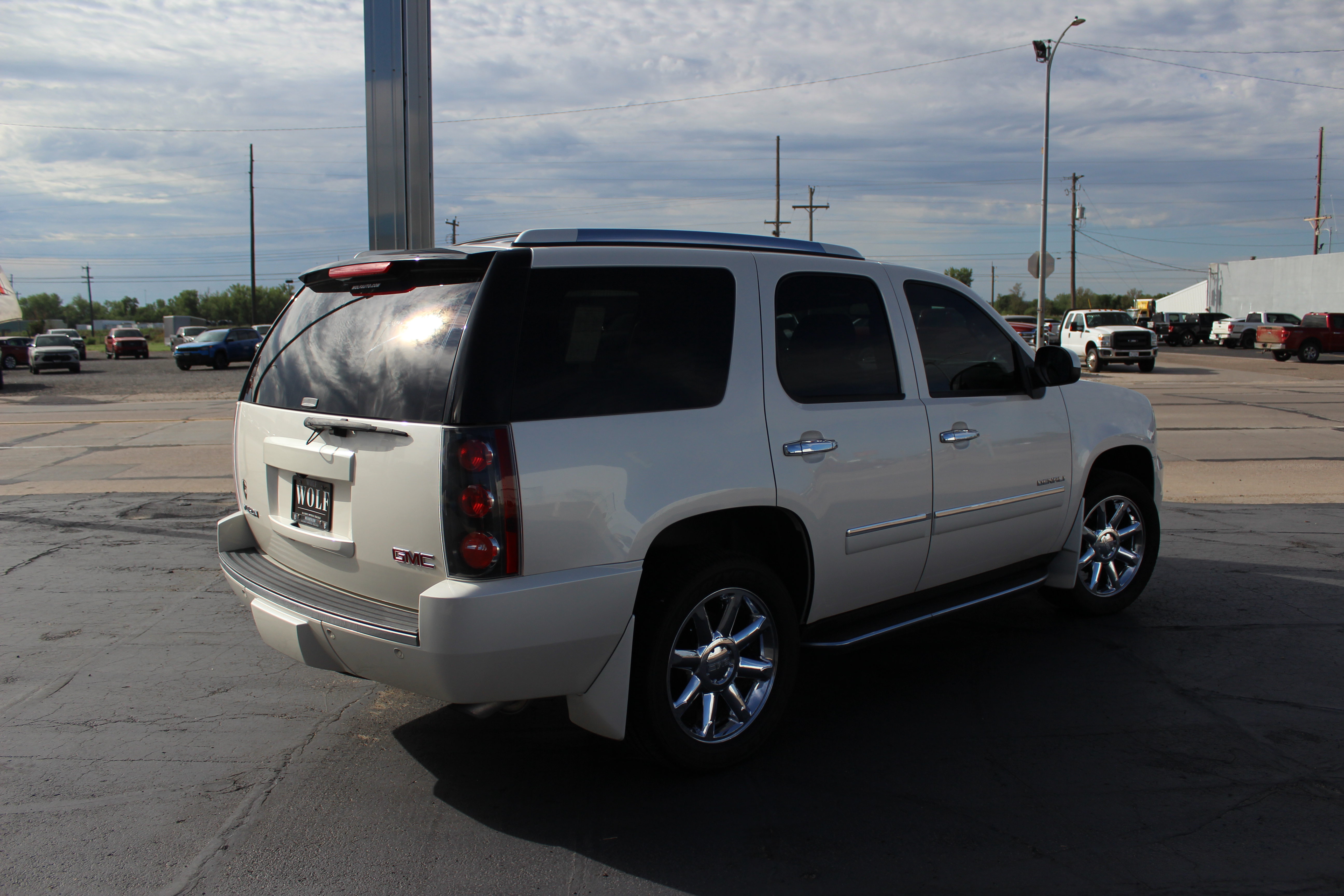 Used 2014 GMC Yukon Denali AWD/4WD image 27