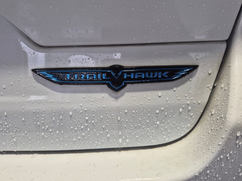 Used 2022 Jeep Grand Cherokee Trailhawk w/ Advanced Protech Group II AWD/4WD image 11