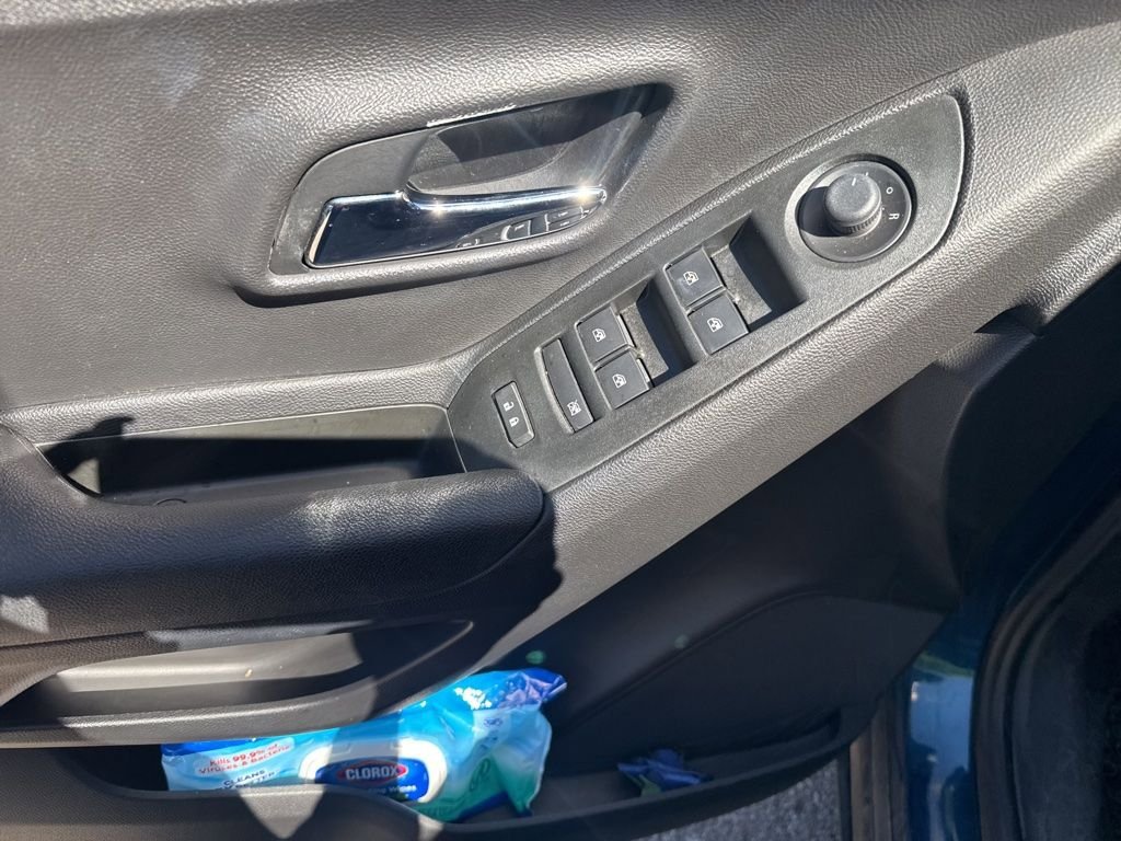 Used 2019 Chevrolet Trax LT FWD image 14