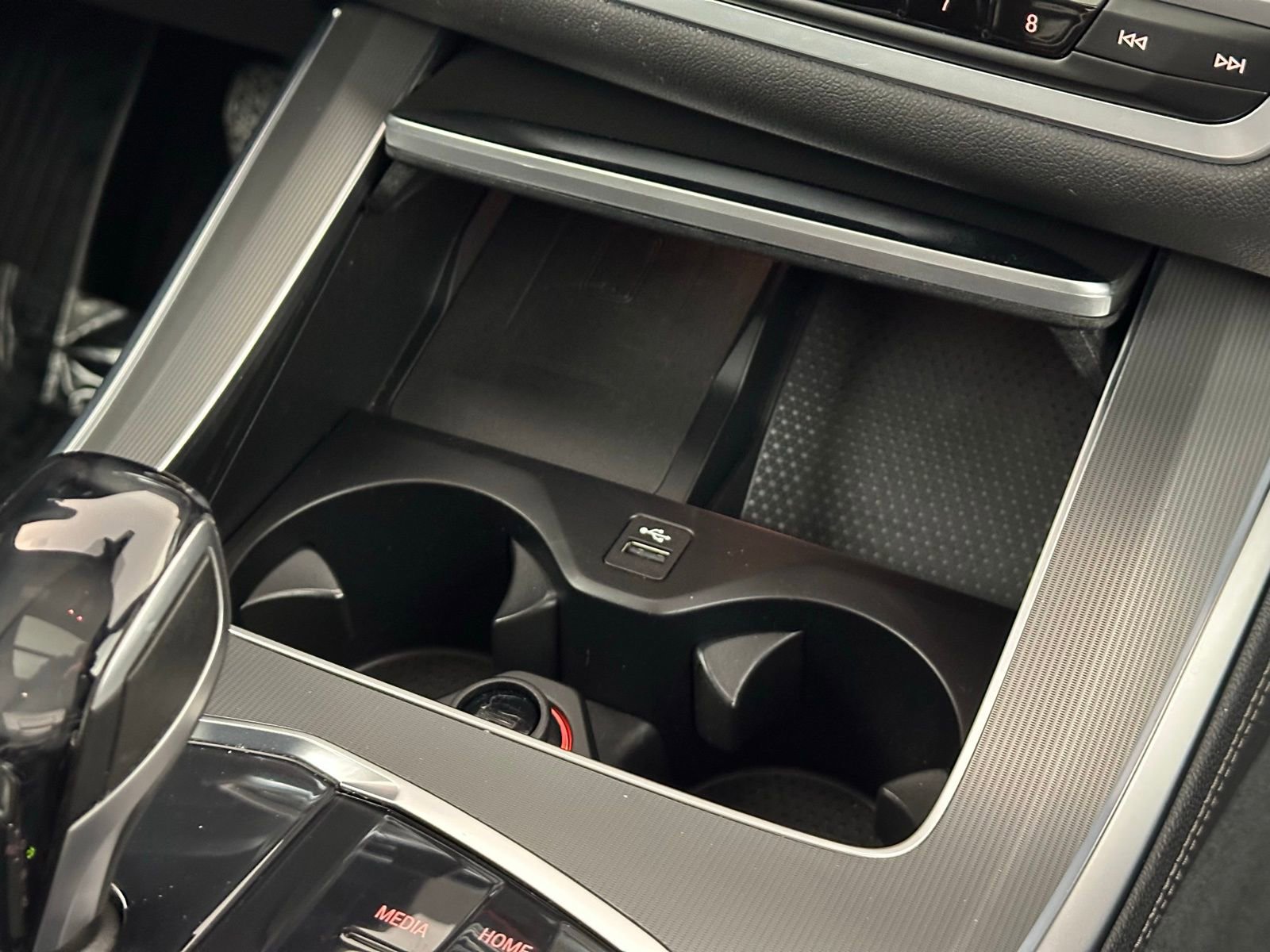 Used 2019 BMW X5 xDrive50i w/ Parking Assistance Package image 17