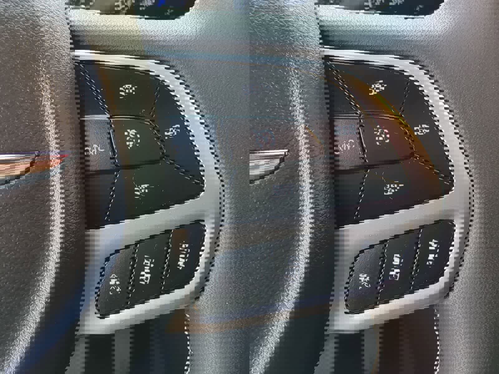 Used 2025 Chrysler Voyager LX image 24