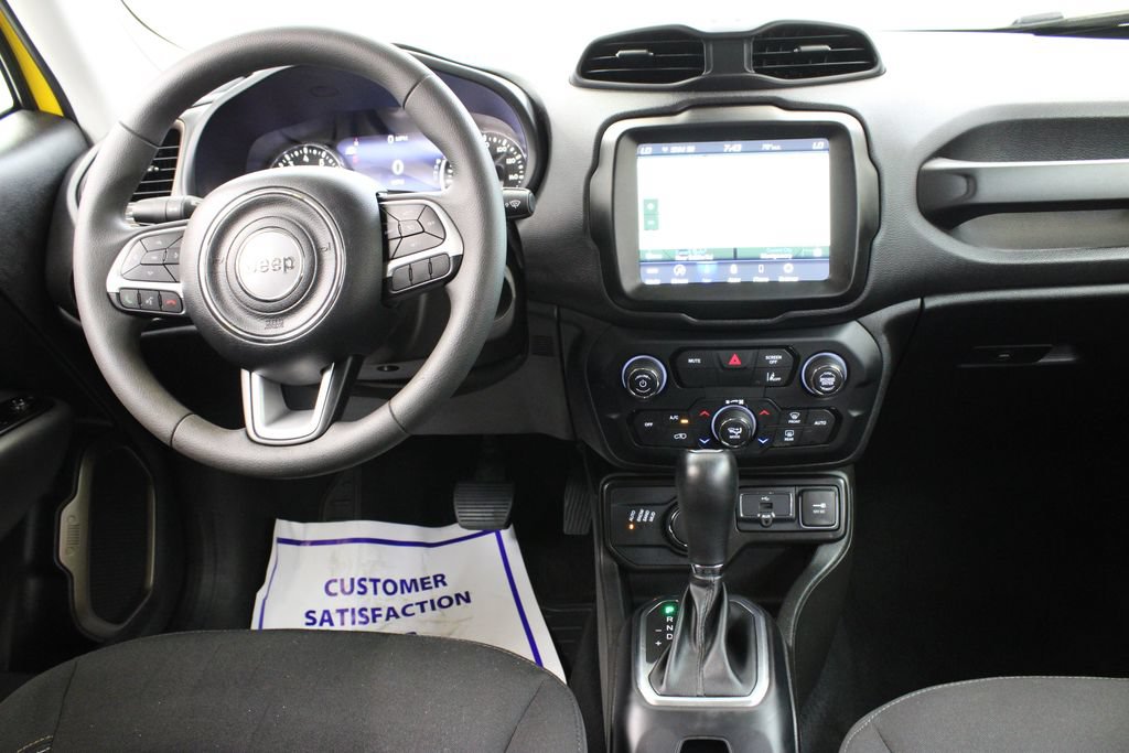 Used 2023 Jeep Renegade Latitude AWD/4WD image 9