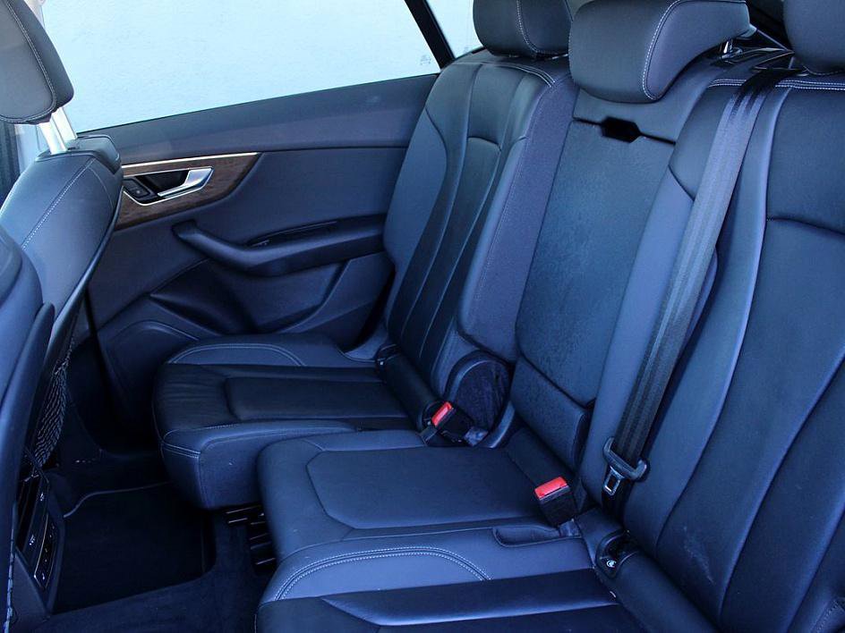 Used 2020 Audi Q8 Premium w/ Black Optic Package image 16