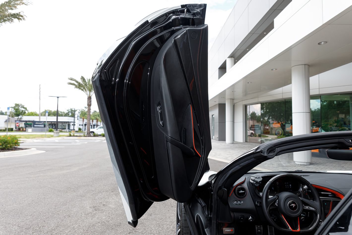 Used 2024 McLaren 750S Spider RWD image 59