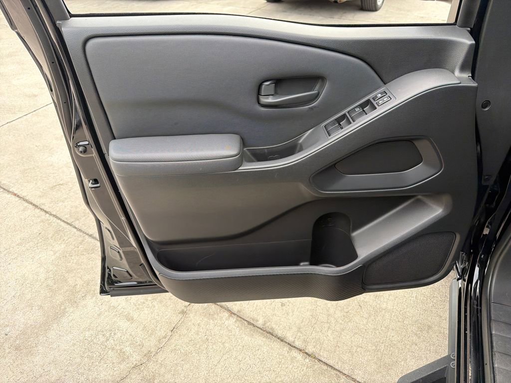 Used 2022 Nissan Frontier S w/ Technology Package RWD image 14