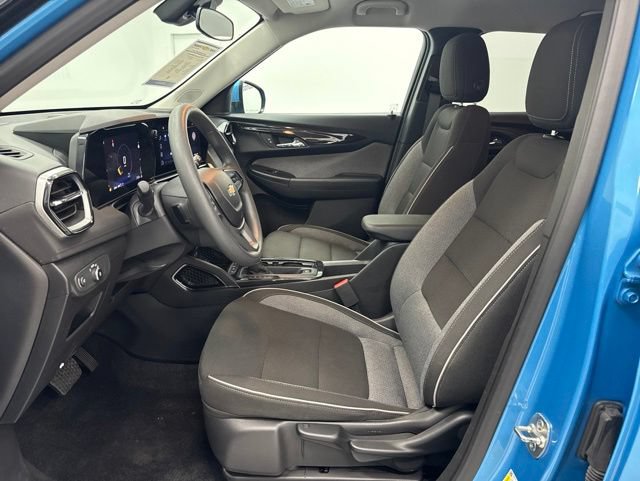 Used 2025 Chevrolet TrailBlazer LT AWD/4WD image 23