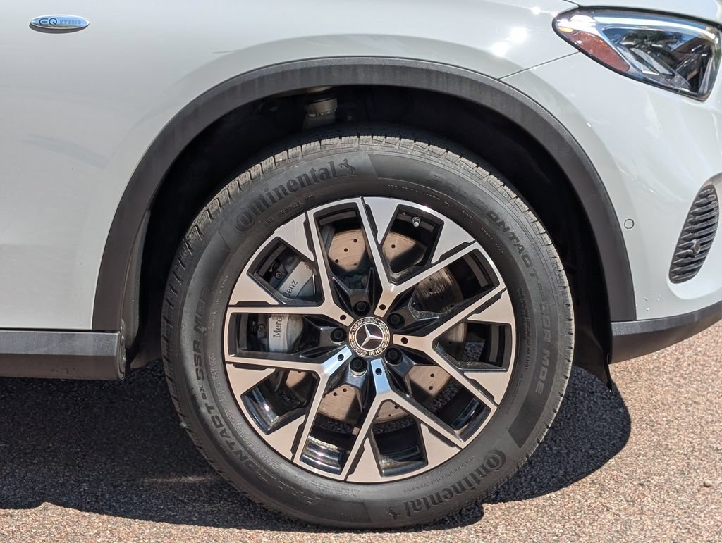 Used 2025 Mercedes-Benz GLC 350e 4MATIC image 9