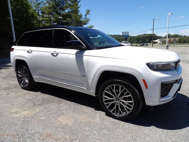 New 2026 Jeep Grand Cherokee Summit w/ Adv Protech Group IV AWD/4WD image 6