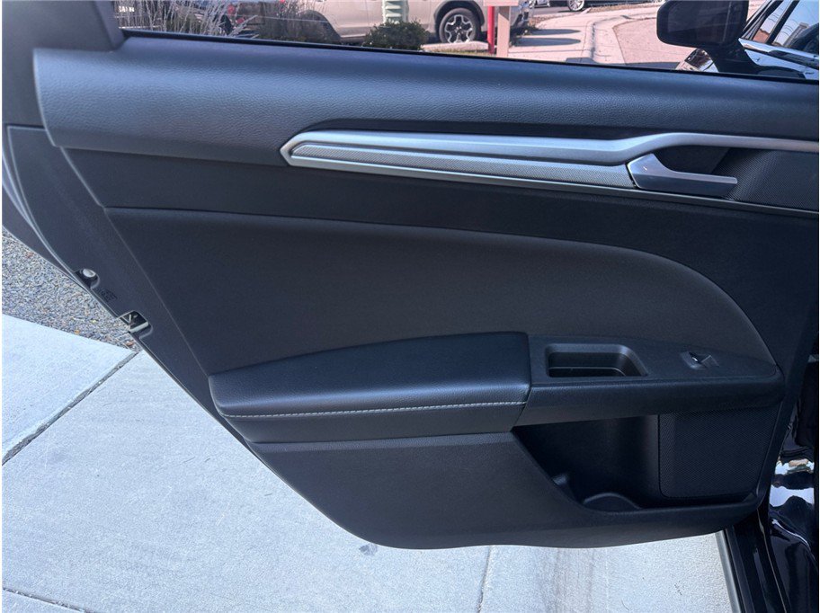 Used 2019 Ford Fusion SE FWD image 31