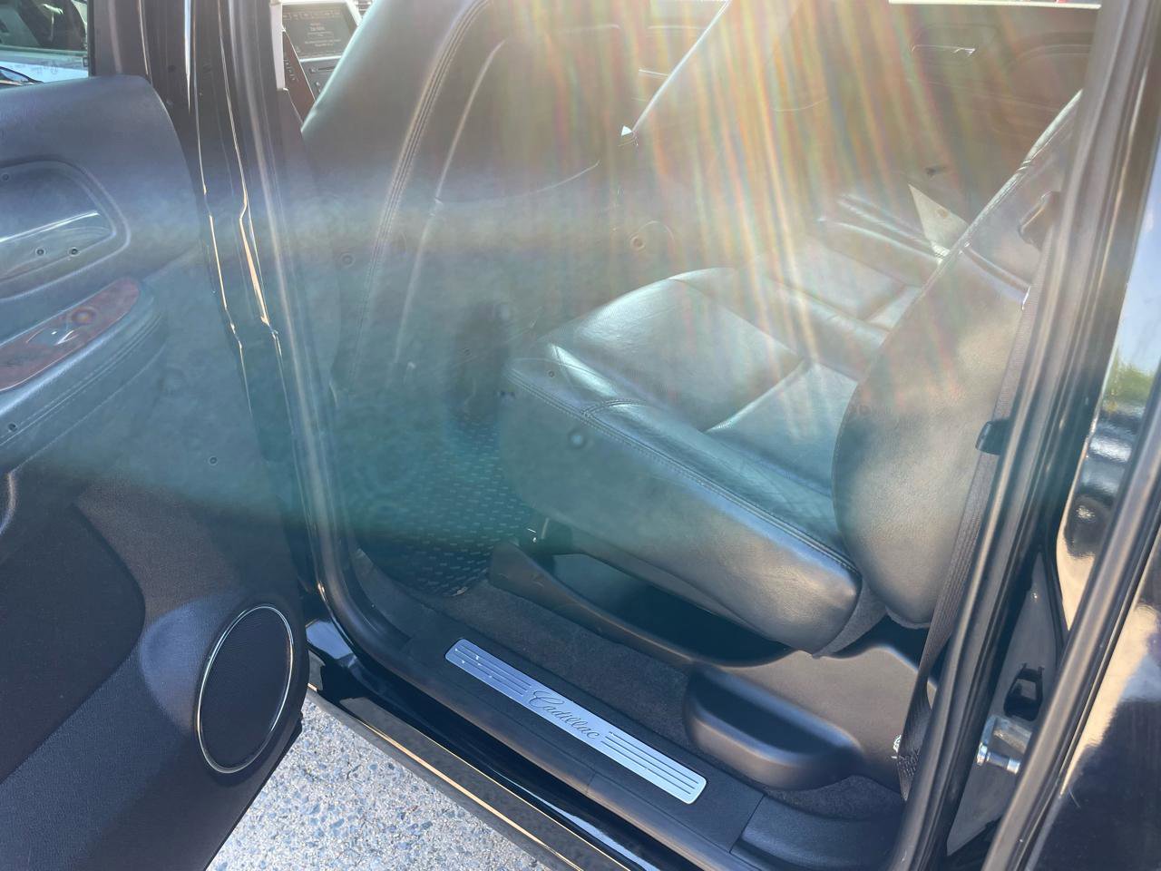 Used 2009 Cadillac Escalade EXT AWD/4WD image 33