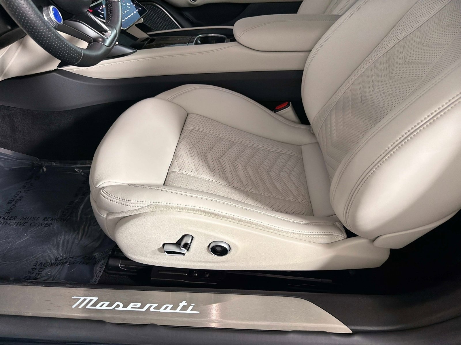 Used 2024 Maserati GranTurismo Trofeo image 32