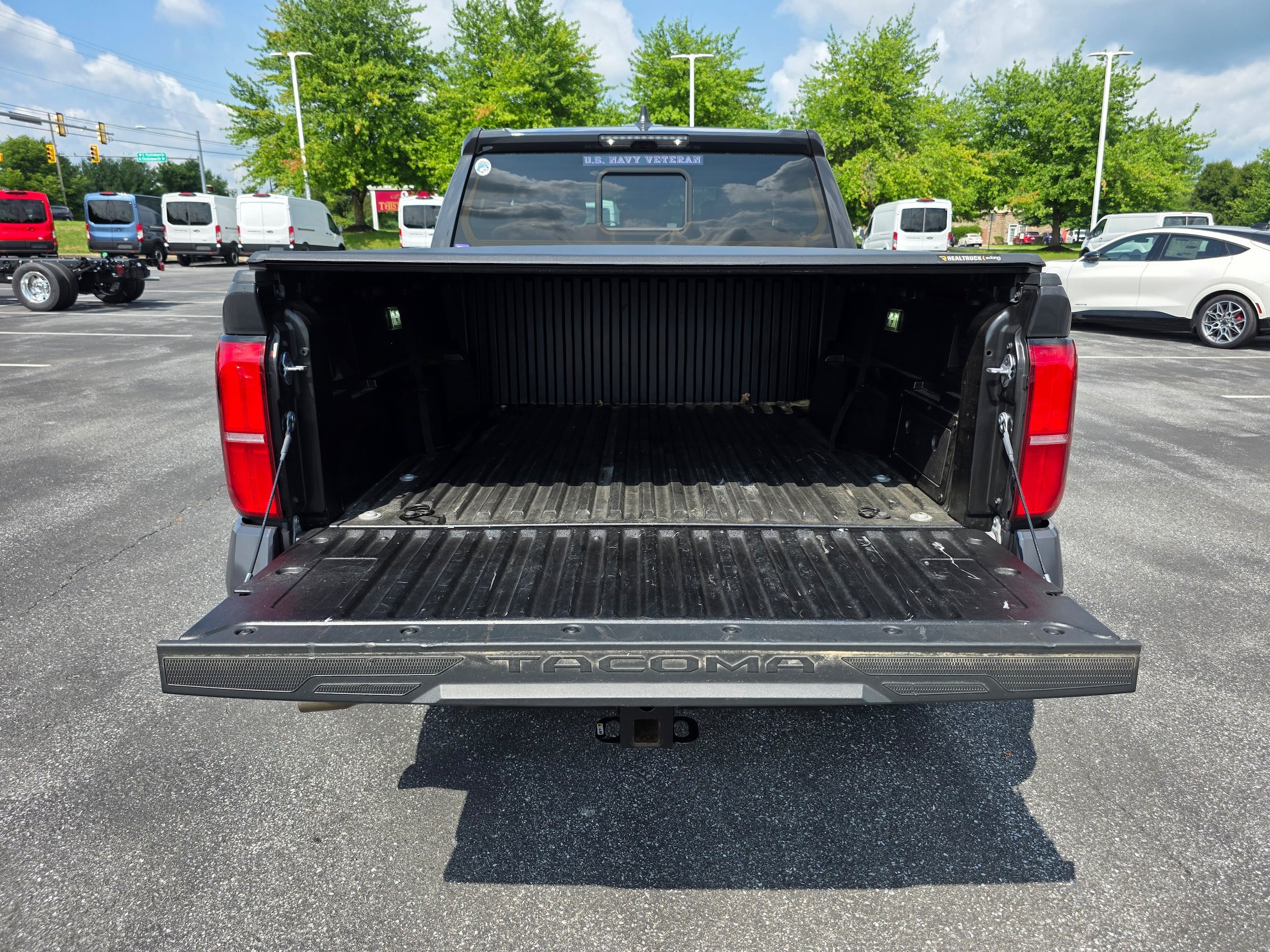 Used 2024 Toyota Tacoma 4x4 Double Cab image 9