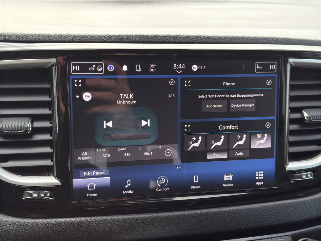 Used 2024 Chrysler Pacifica Touring-L image 17