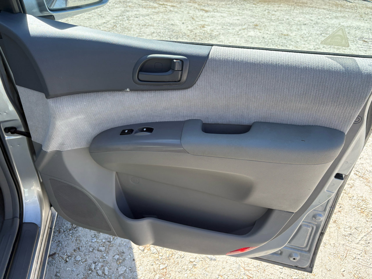 Used 2006 Kia Sedona LX image 15