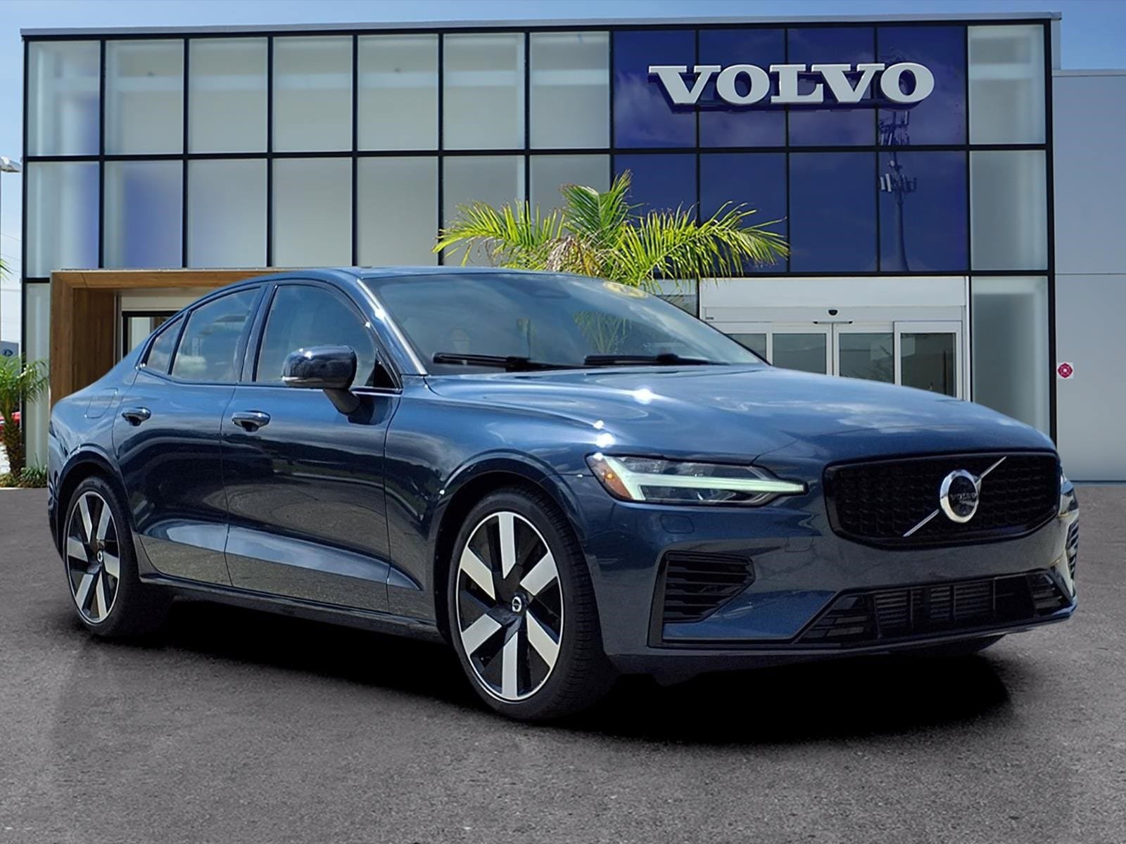 Certified 2024 Volvo S60 T8 Plus w/ Climate Package AWD/4WD image 1