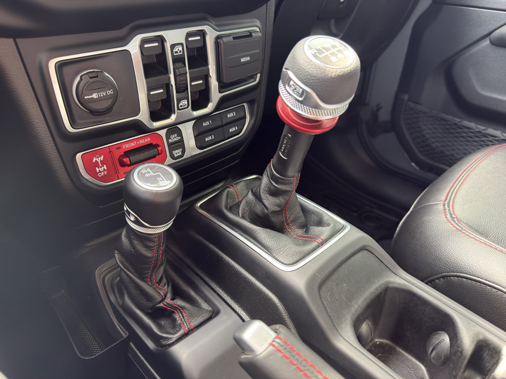 Used 2022 Jeep Gladiator Rubicon w/ Cold Weather Group image 15