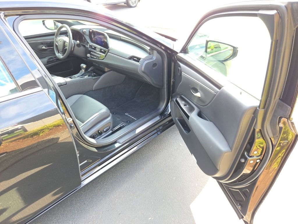 Certified 2023 Lexus ES 250 w/ Premium Package image 19