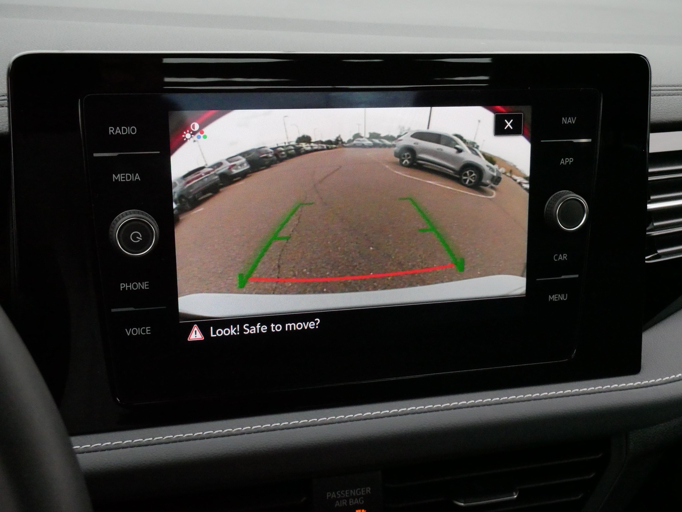 Used 2026 Volkswagen Jetta SEL FWD image 31