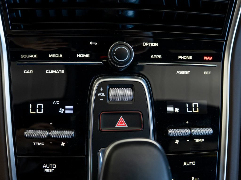 Certified 2023 Porsche Panamera 4S AWD/4WD image 9