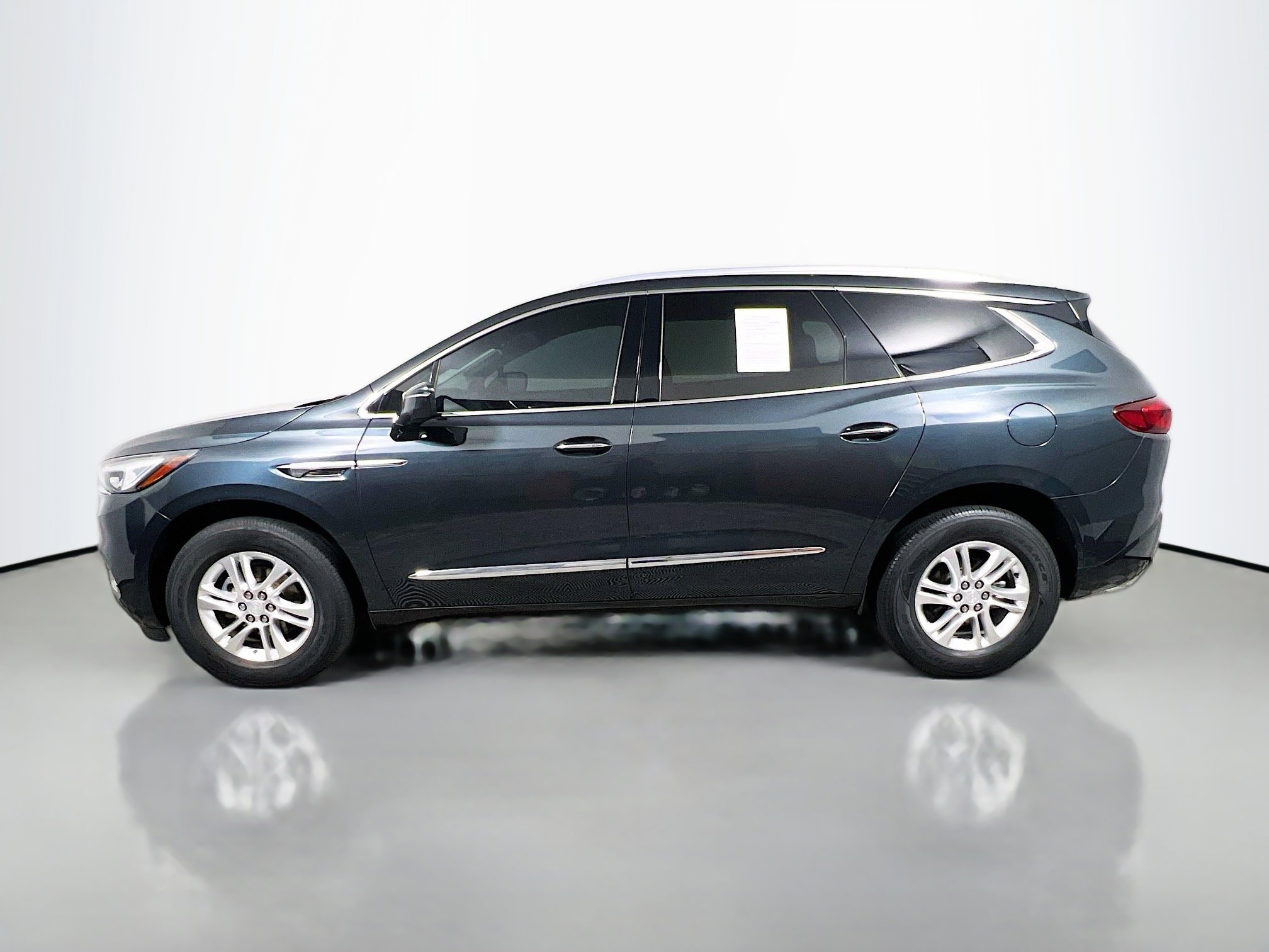 Used 2019 Buick Enclave Essence image 9
