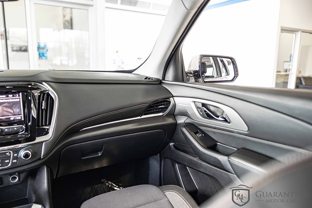 Used 2020 Chevrolet Traverse LT image 38