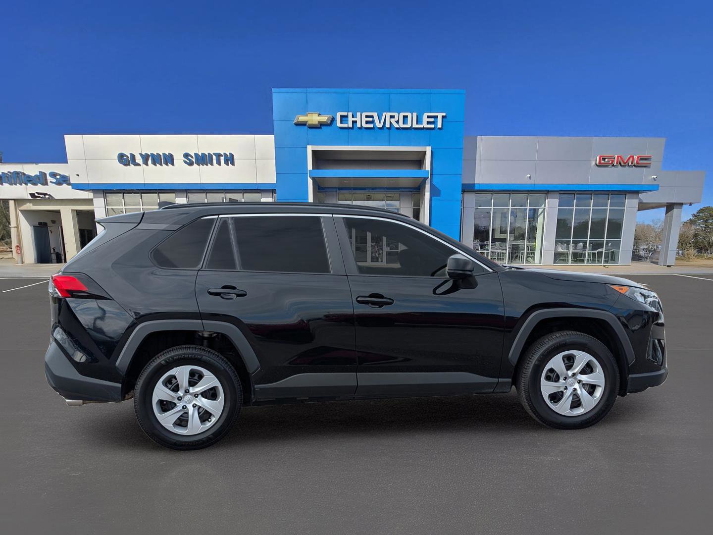 Used 2020 Toyota RAV4 LE image 7