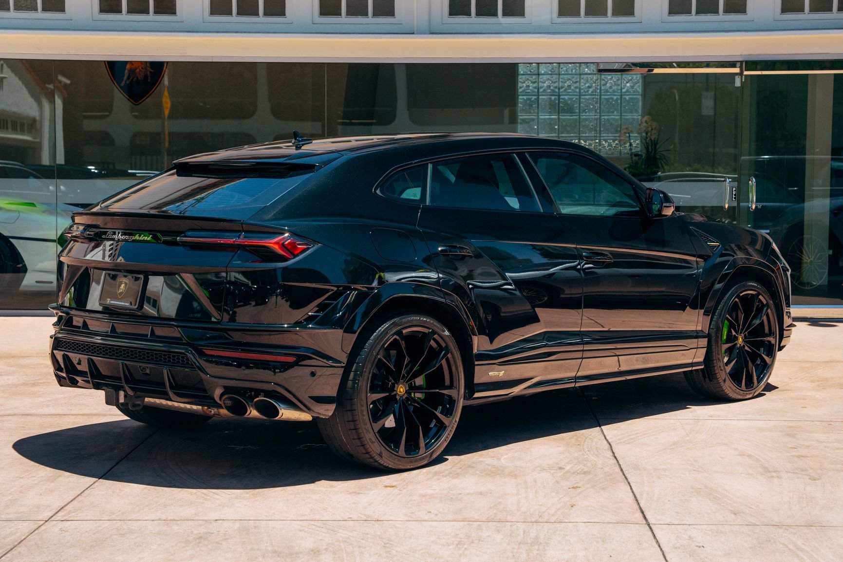 Used 2024 Lamborghini Urus S AWD/4WD image 3