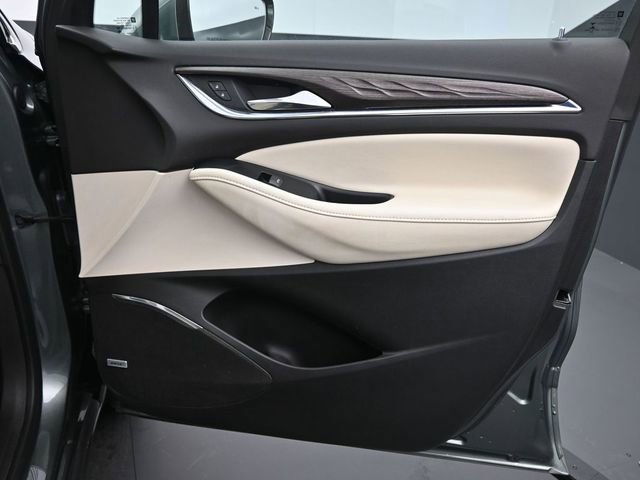 Used 2023 Buick Enclave Avenir w/ Avenir Technology Package image 22