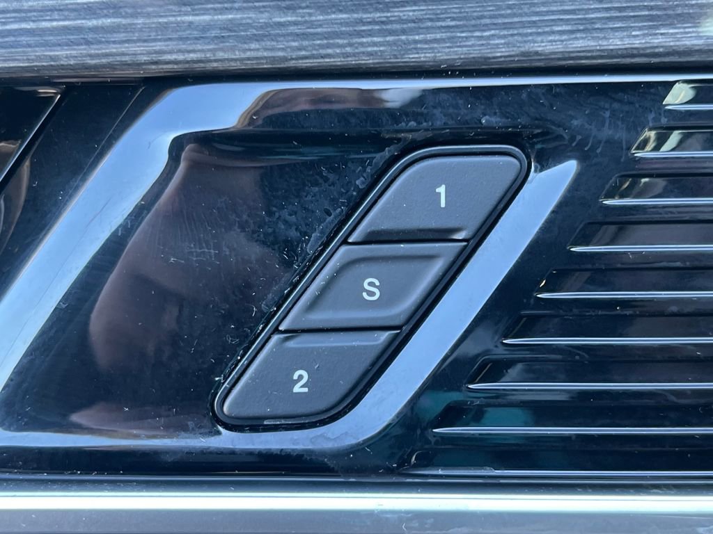 Used 2022 Jeep Wagoneer Series III w/ Flexible Seating Group image 31