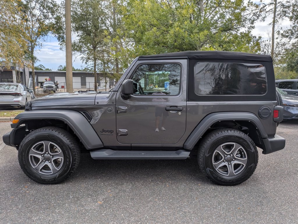 Used 2022 Jeep Wrangler Sport AWD/4WD image 7