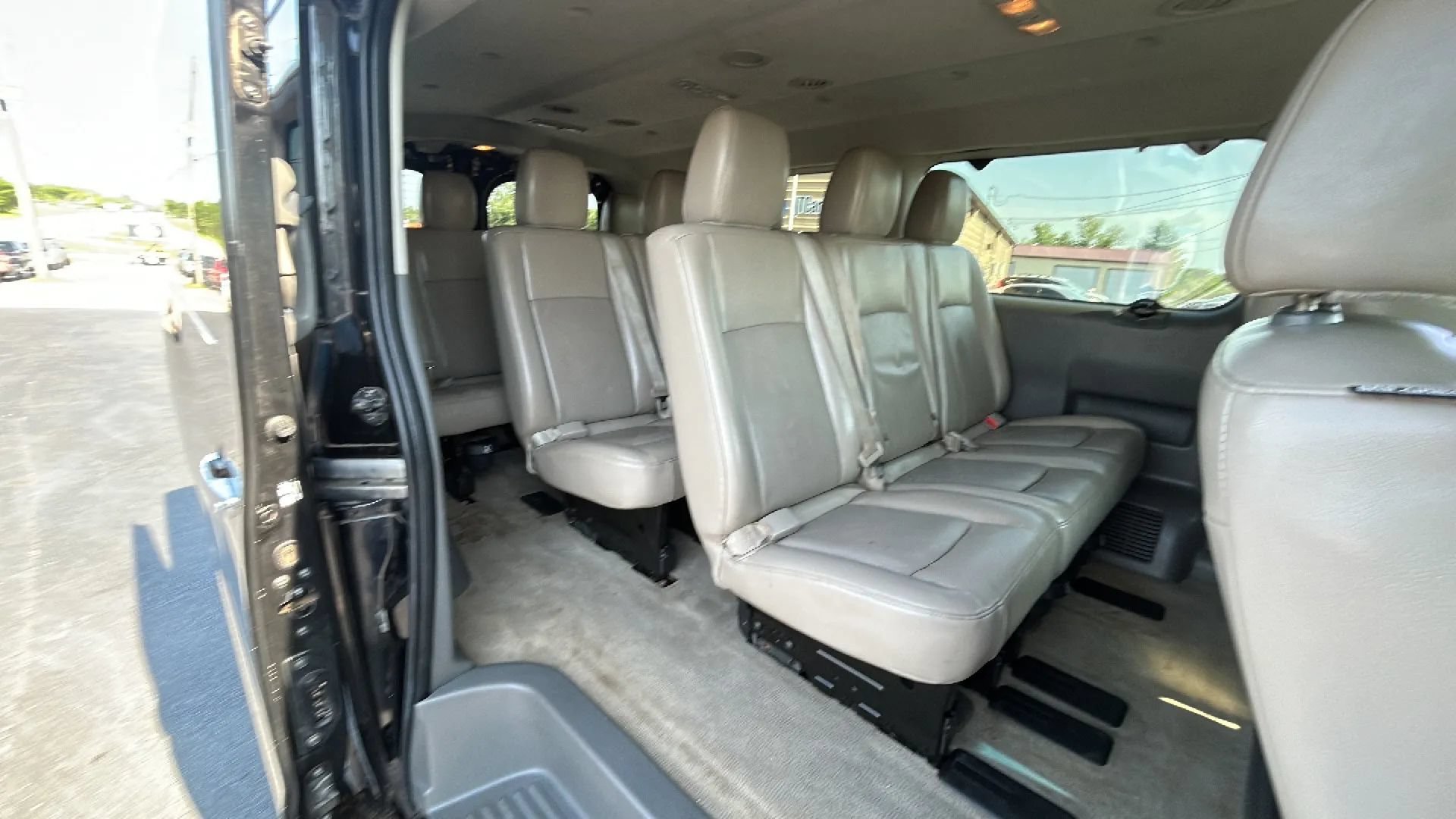 Used 2014 Nissan NV 3500 SL w/ Technology Package RWD image 5