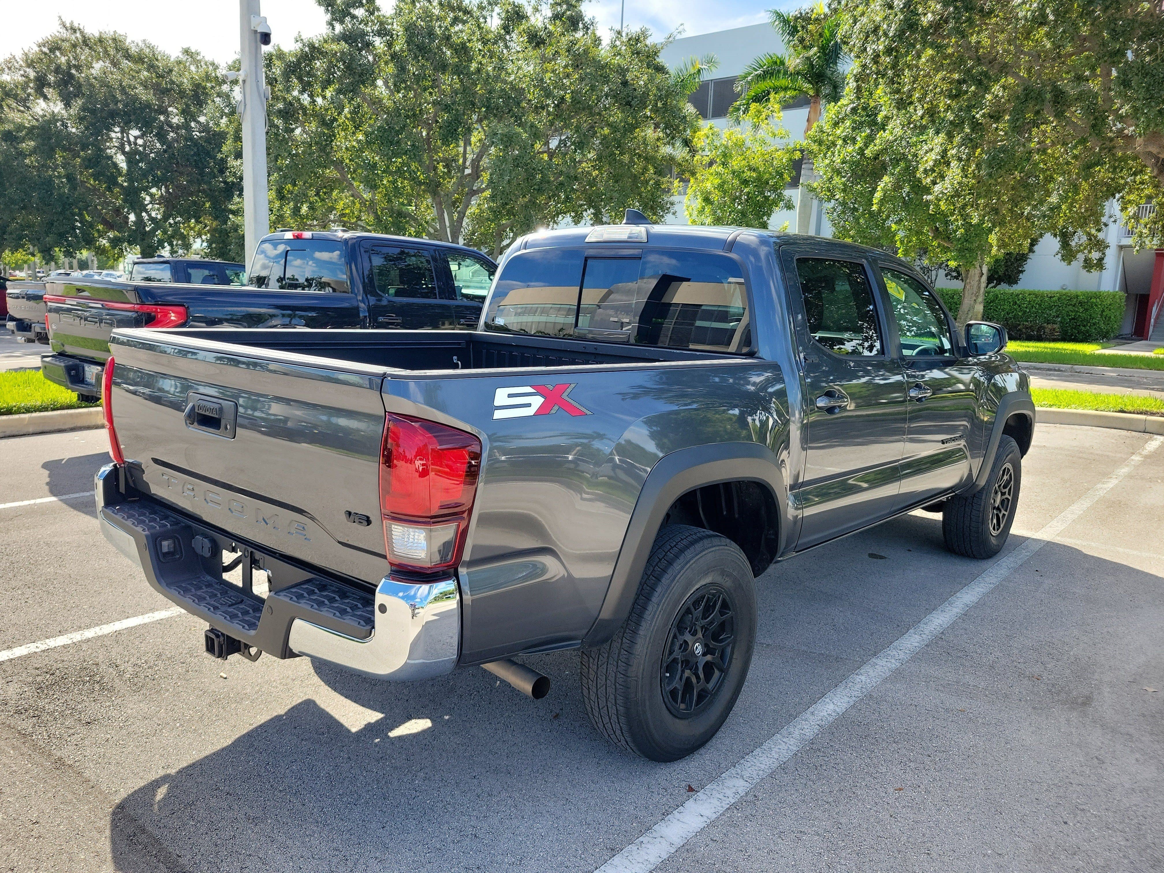 Used 2023 Toyota Tacoma SR5 RWD image 7