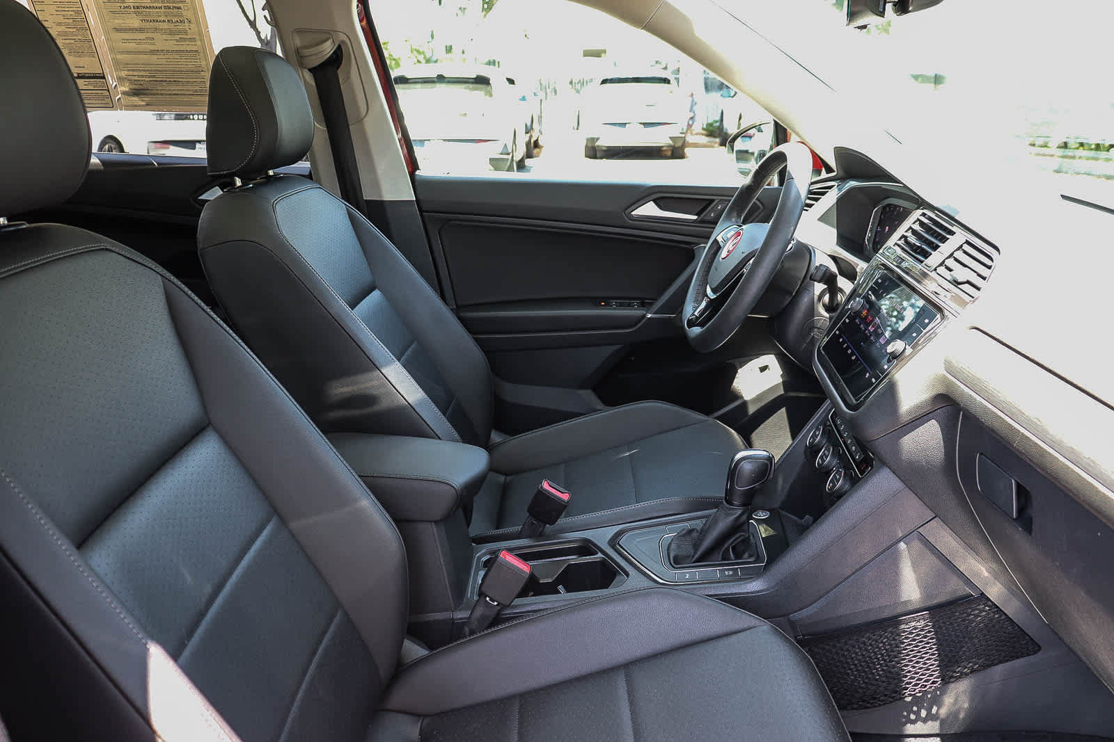Used 2020 Volkswagen Tiguan SEL FWD image 17