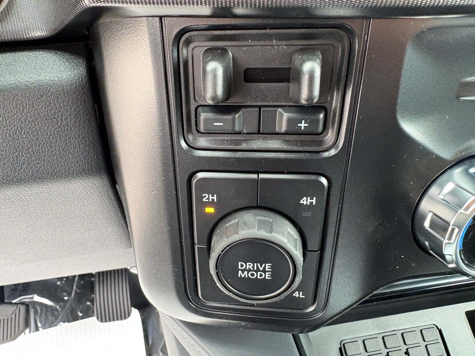 New 2026 Ford F250 Platinum image 45