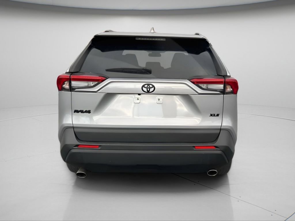 Used 2021 Toyota RAV4 XLE image 5