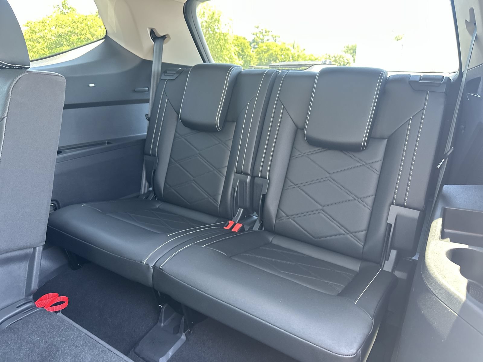 Used 2025 Volkswagen Atlas SE AWD/4WD image 32