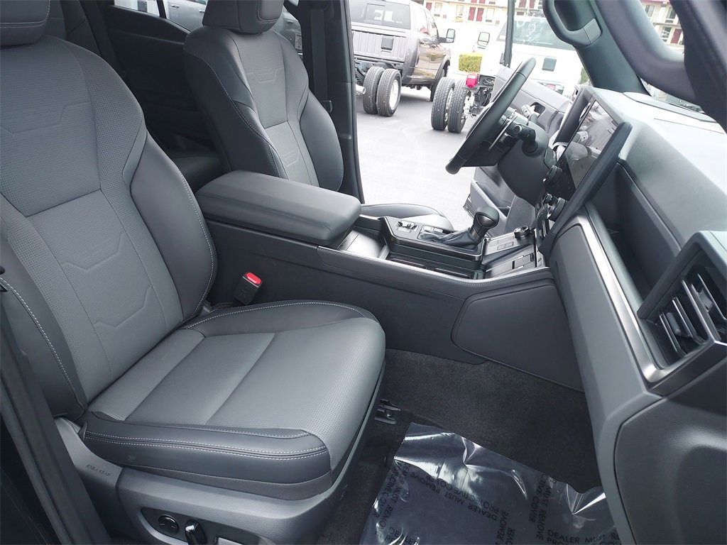 Used 2025 Lexus GX 550 image 31