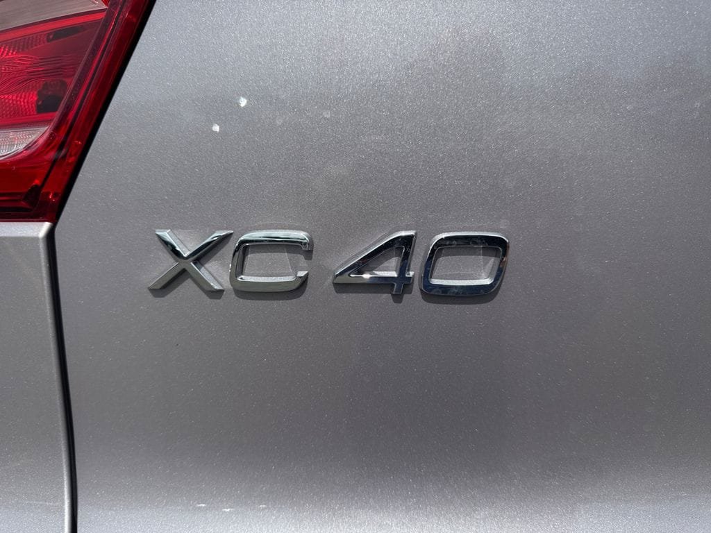 New 2026 Volvo XC40 B5 Plus w/ Protection Package Premier AWD/4WD image 9