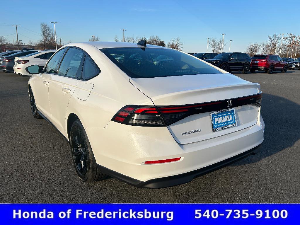 Certified 2025 Honda Accord SE image 4
