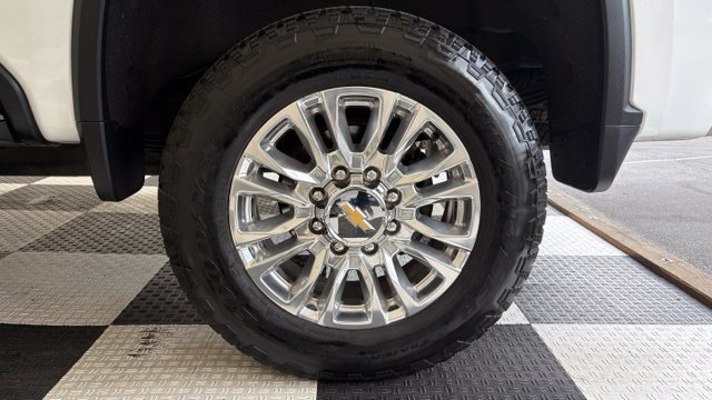 Used 2023 Chevrolet Silverado 3500 High Country w/ Z71 Off-Road Package AWD/4WD image 11