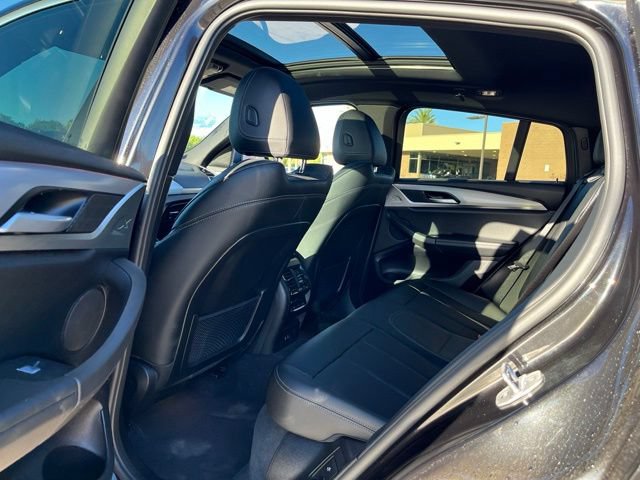 Used 2025 BMW X4 xDrive30i AWD/4WD image 25