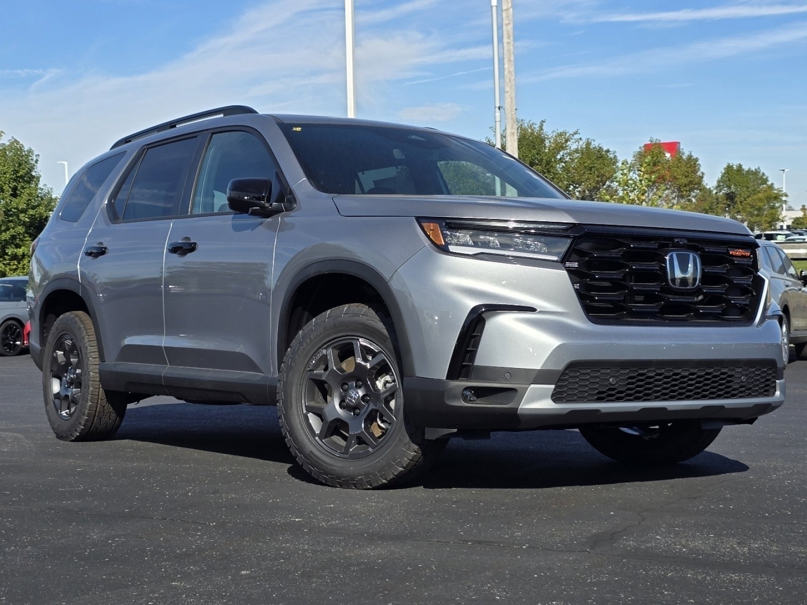 New 2025 Honda Pilot TrailSport image 2
