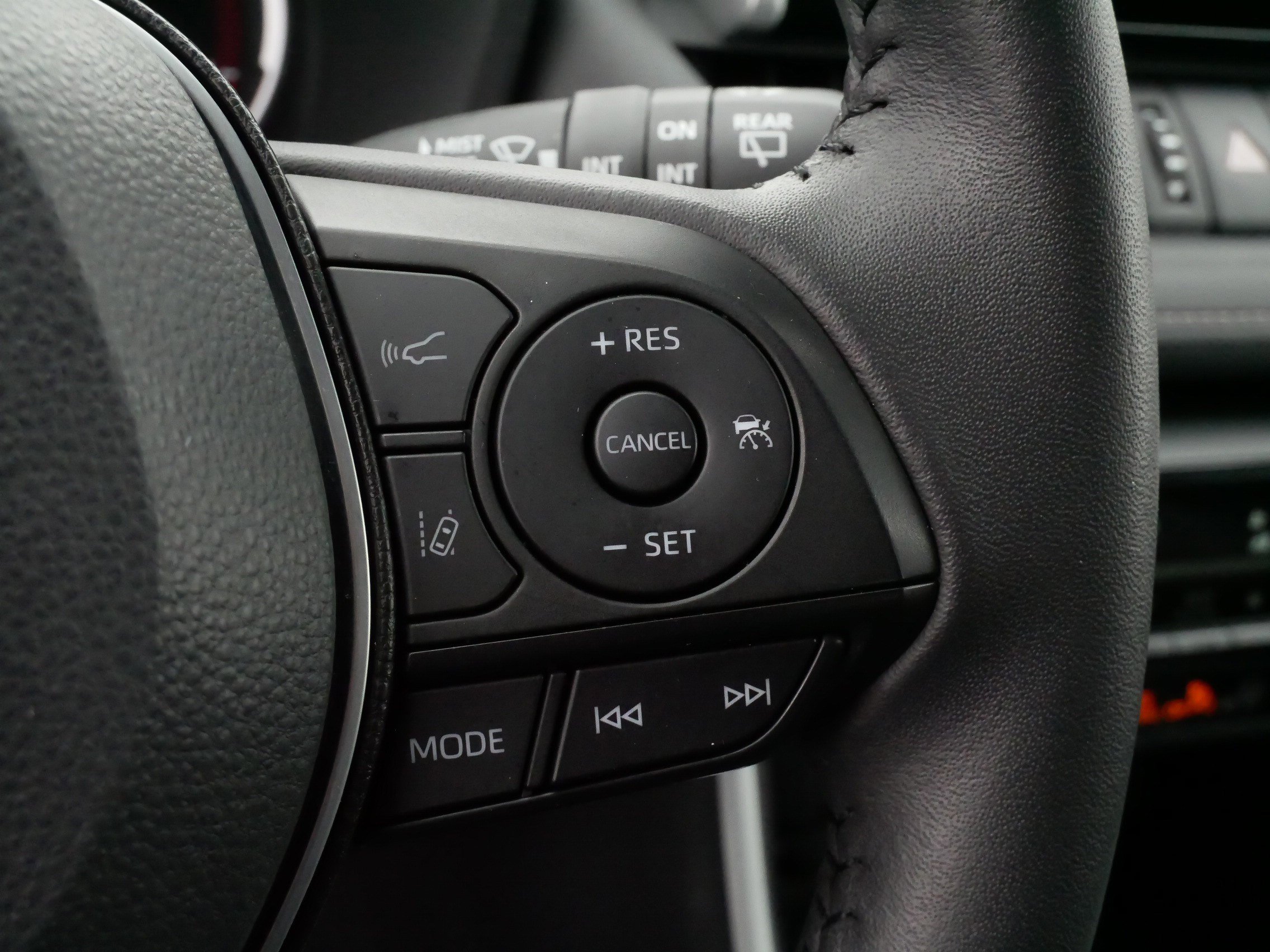 Certified 2025 Toyota RAV4 XLE Premium image 25