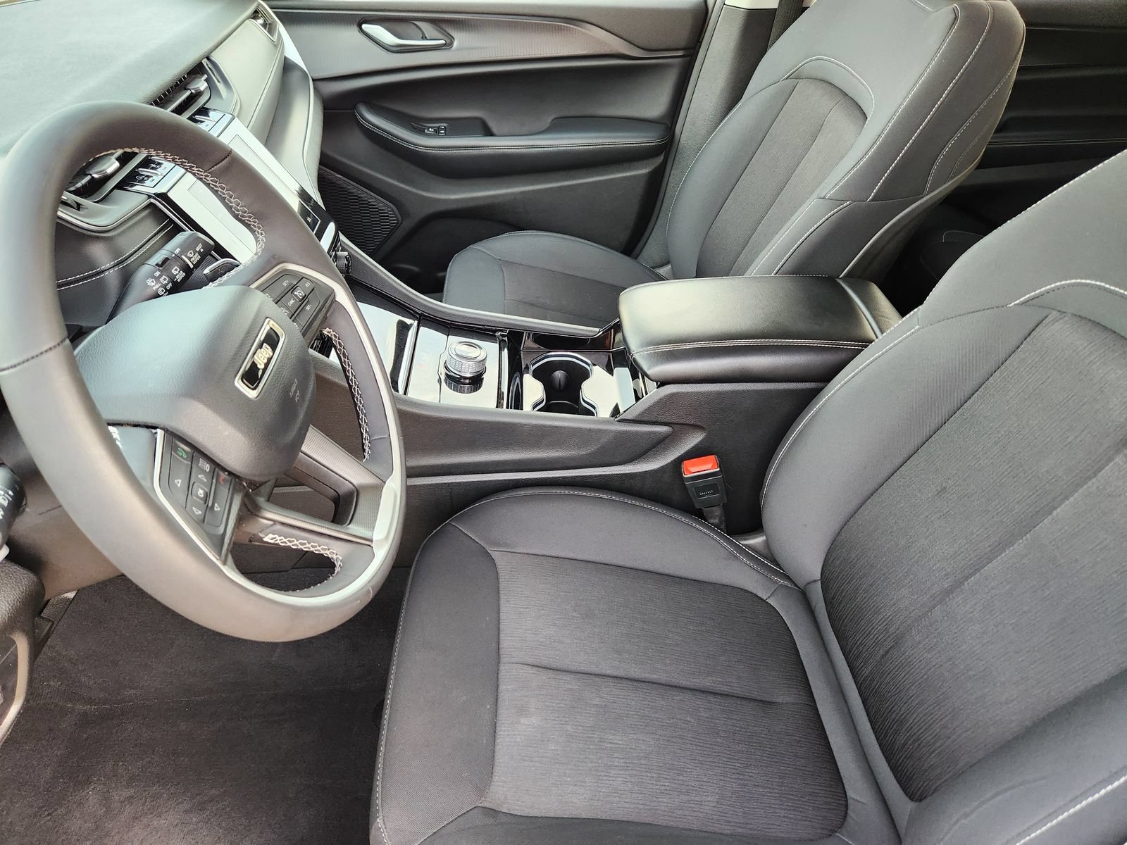 Used 2023 Jeep Grand Cherokee L Laredo w/ Luxury Tech Group I AWD/4WD image 23