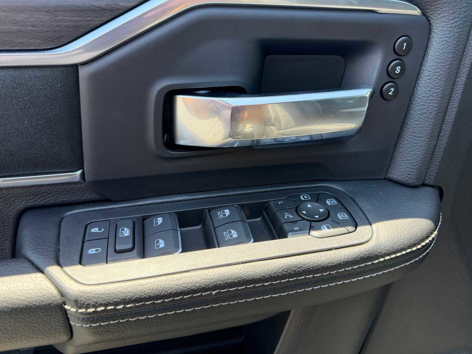 New 2026 RAM 2500 Laramie AWD/4WD image 26