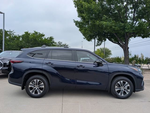 New 2026 Toyota Highlander XLE AWD/4WD image 3