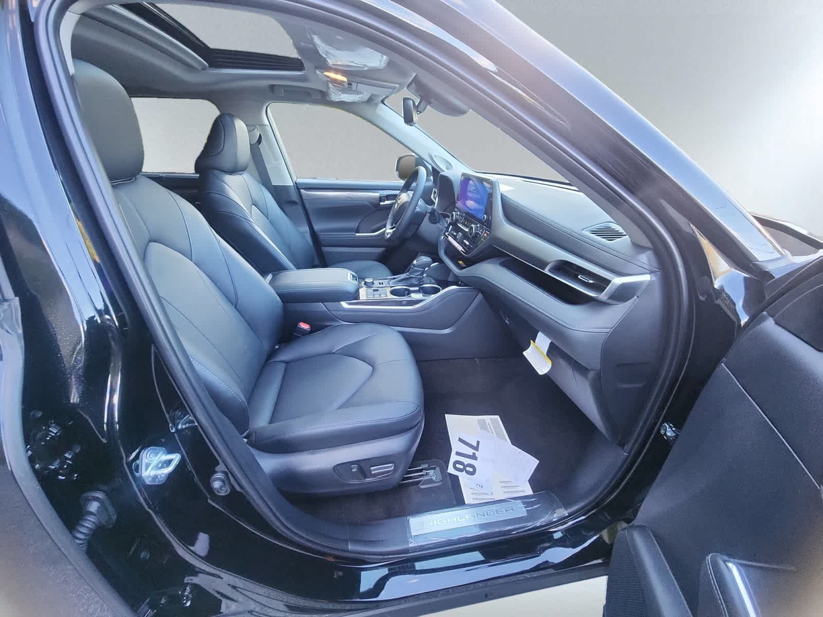 New 2026 Toyota Highlander Limited AWD/4WD image 15