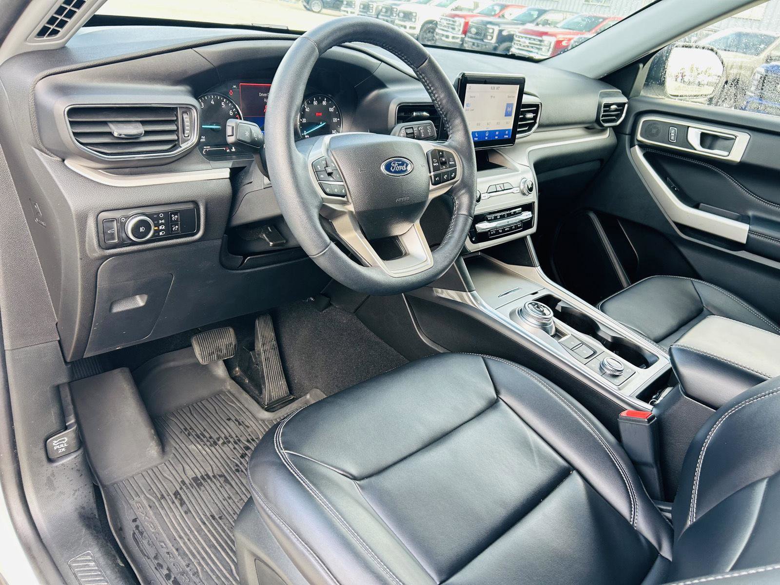 Used 2023 Ford Explorer XLT w/ Equipment Group 202A image 16